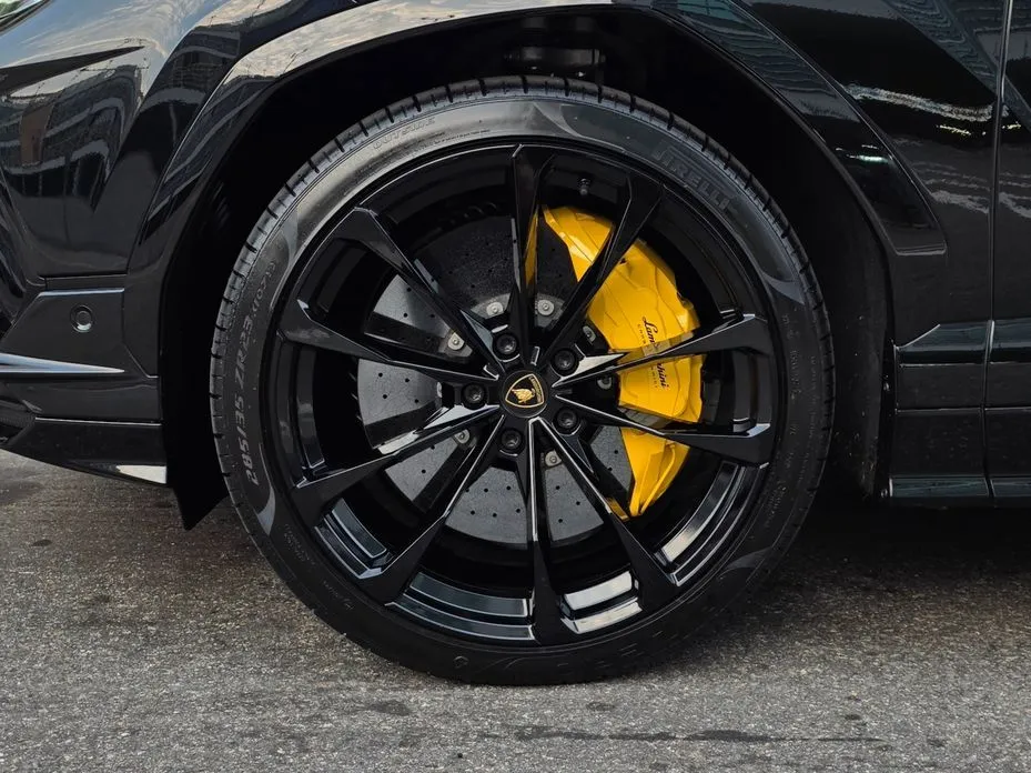 Lamborghini Urus — фото 9