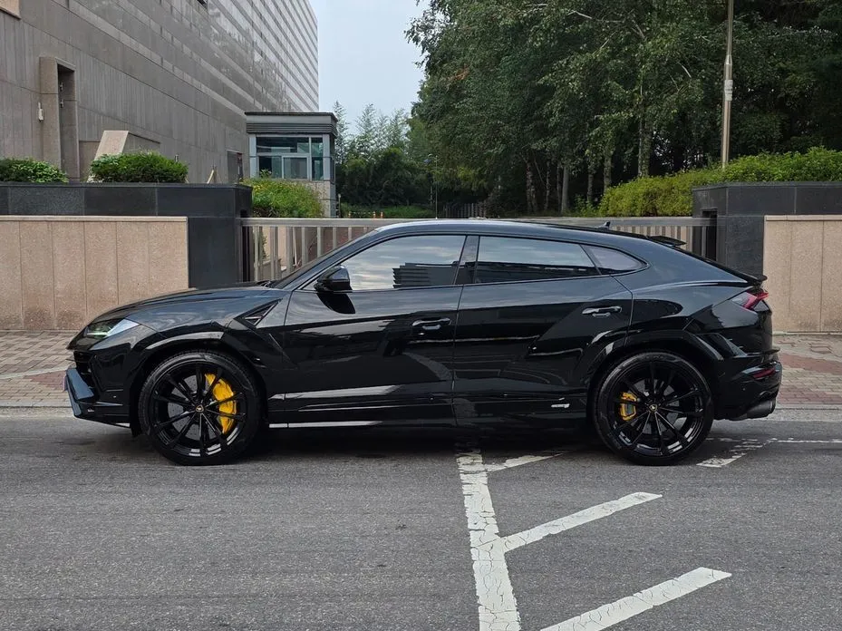 Lamborghini Urus — фото 6