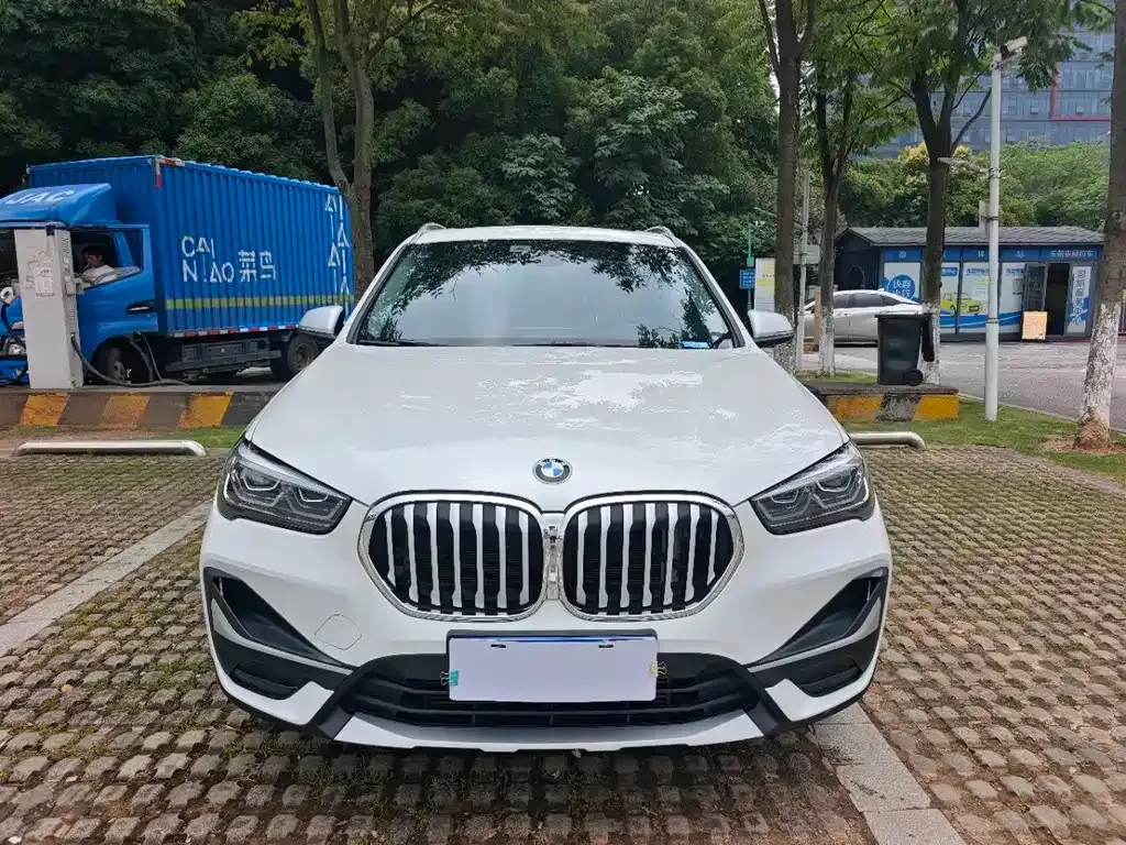 BMW X1 — фото 10