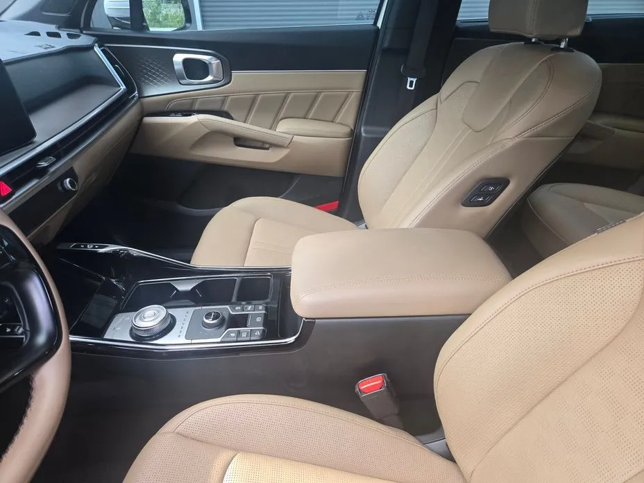 Kia Sorento — фото 7