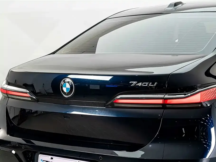 BMW 7 Series — фото 4