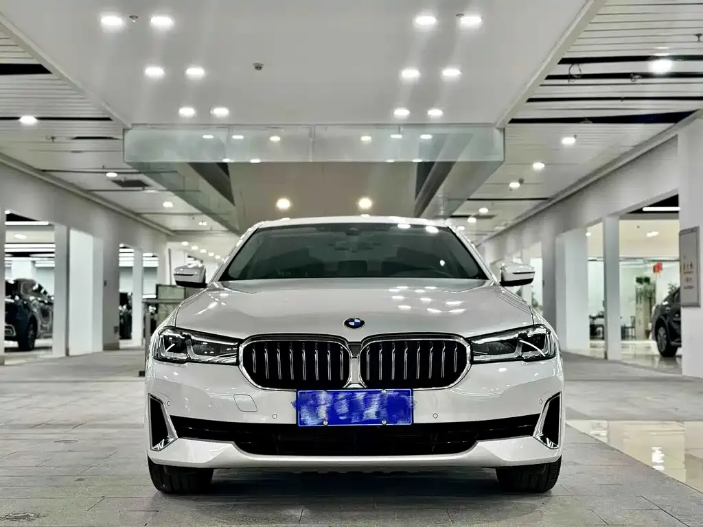 BMW 5 Series — фото 3