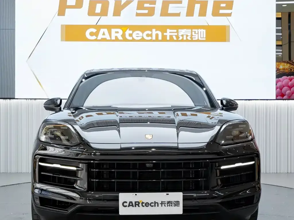 Porsche Cayenne — фото 1