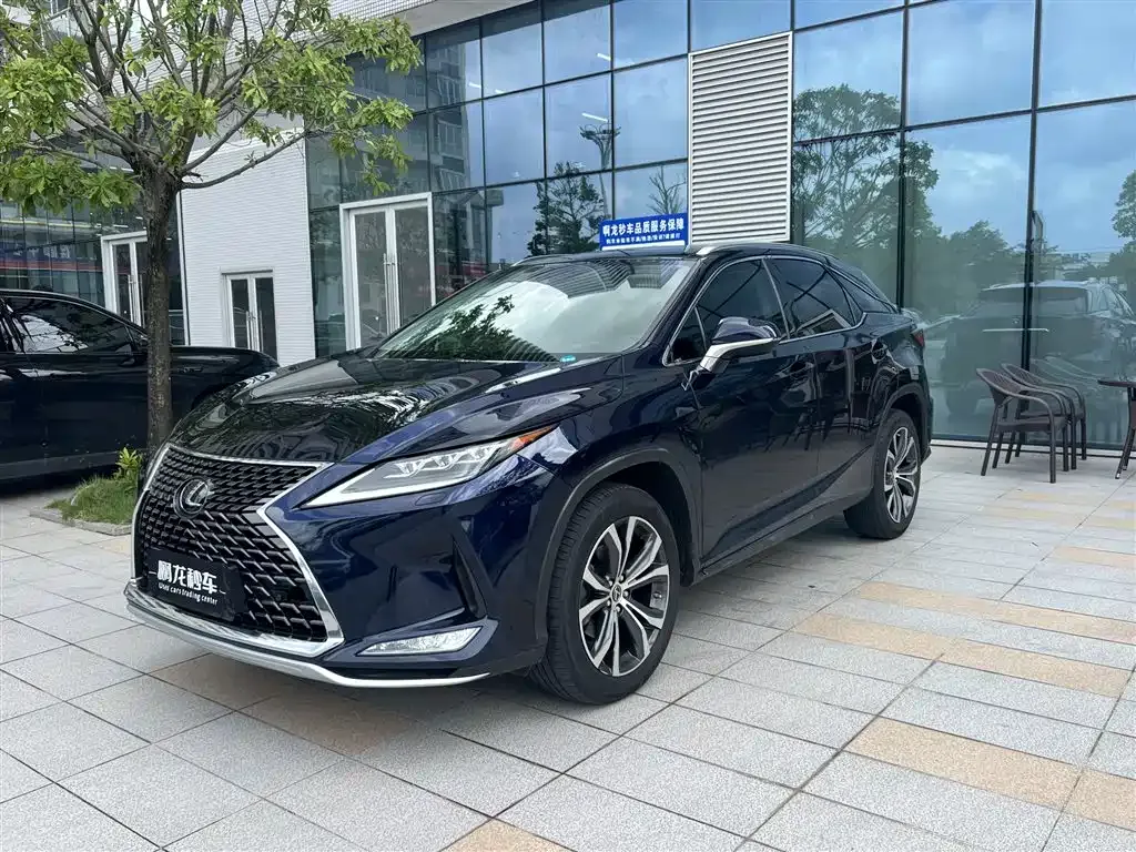 Lexus RX — фото 1