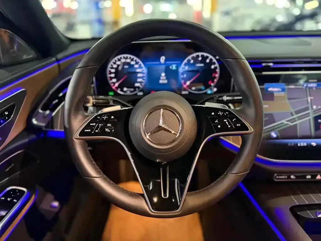 Mercedes-Benz E-Class — фото 5