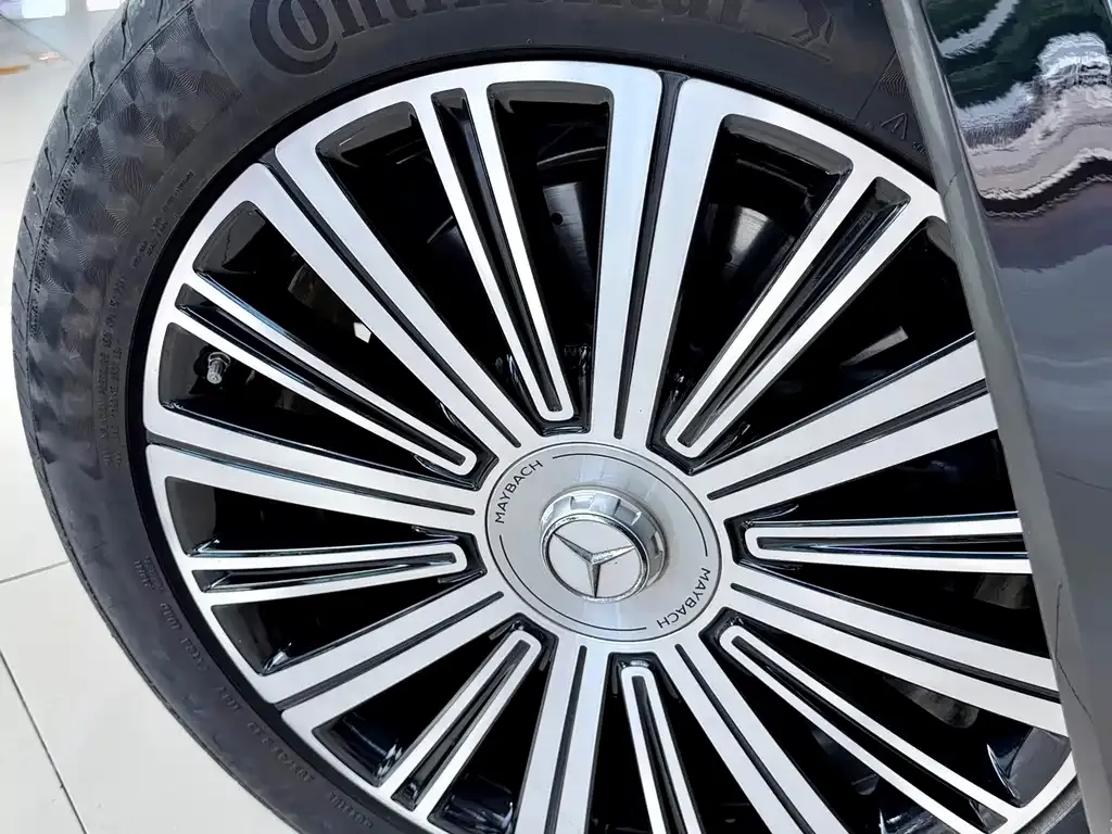 Mercedes-Benz GLS — фото 10