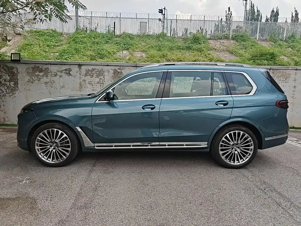 BMW X7 — фото 10