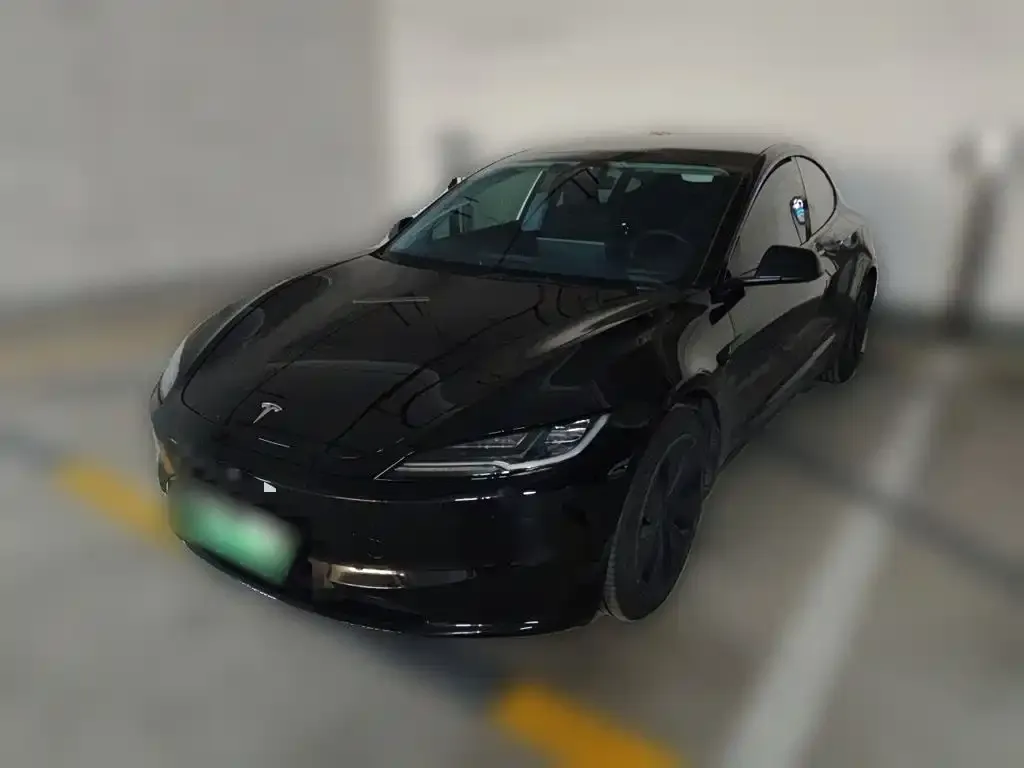 Tesla Model 3 — фото 1