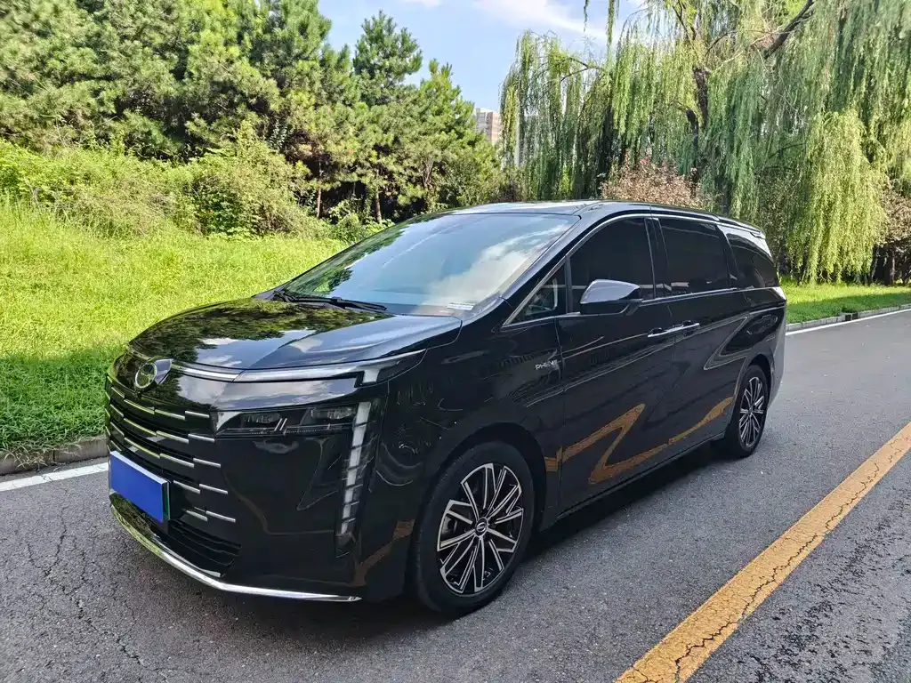 GAC Motor Trumpchi E8 PHEV — фото 1