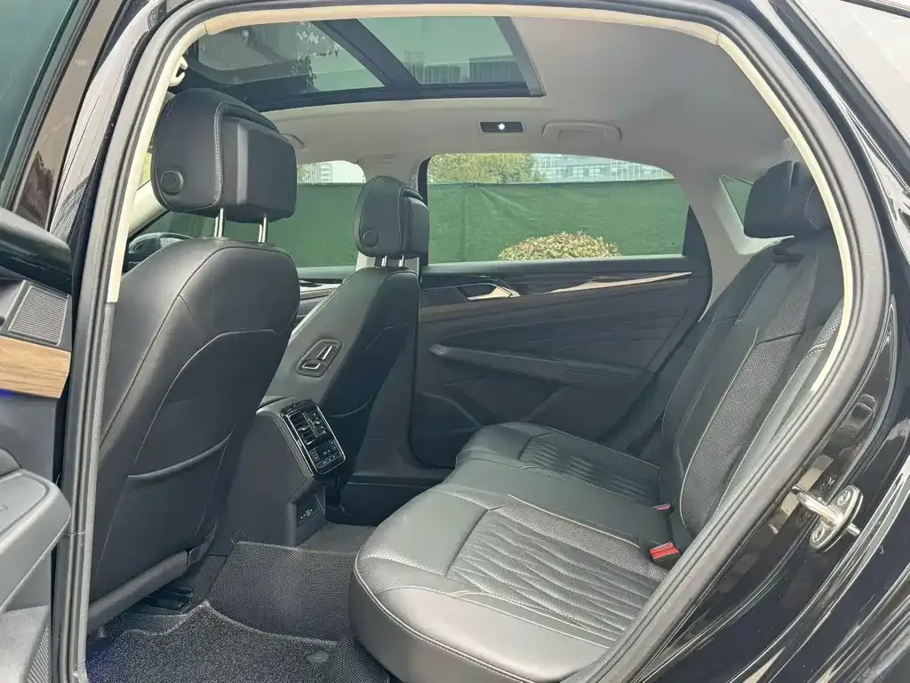 Volkswagen Passat — фото 7