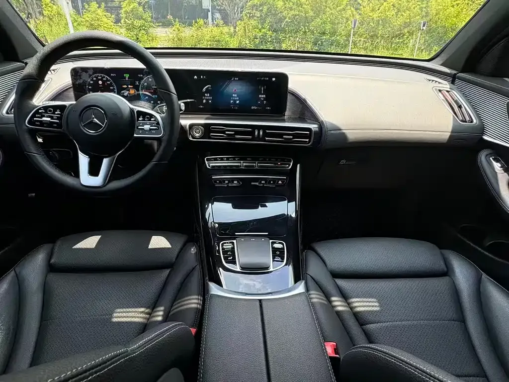 Mercedes-Benz EQC — фото 3