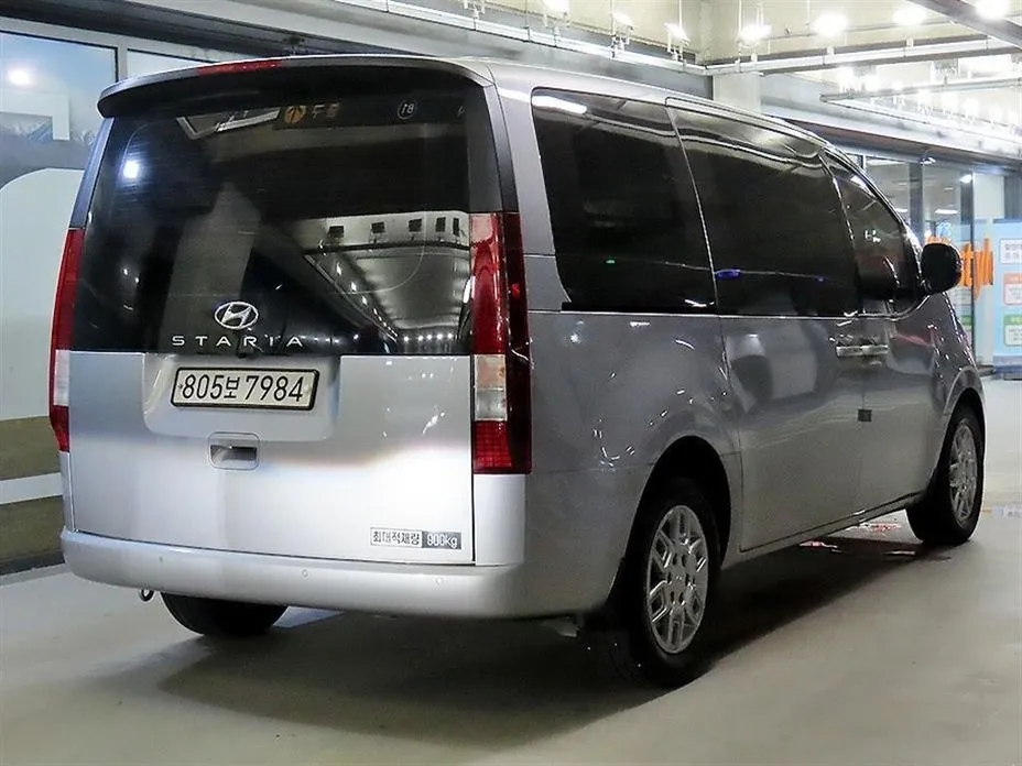 Hyundai Staria — фото 2