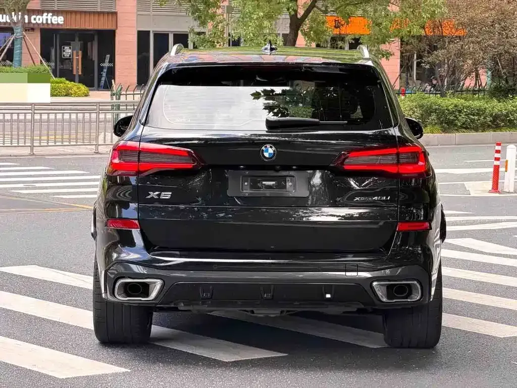 BMW X5 — фото 5