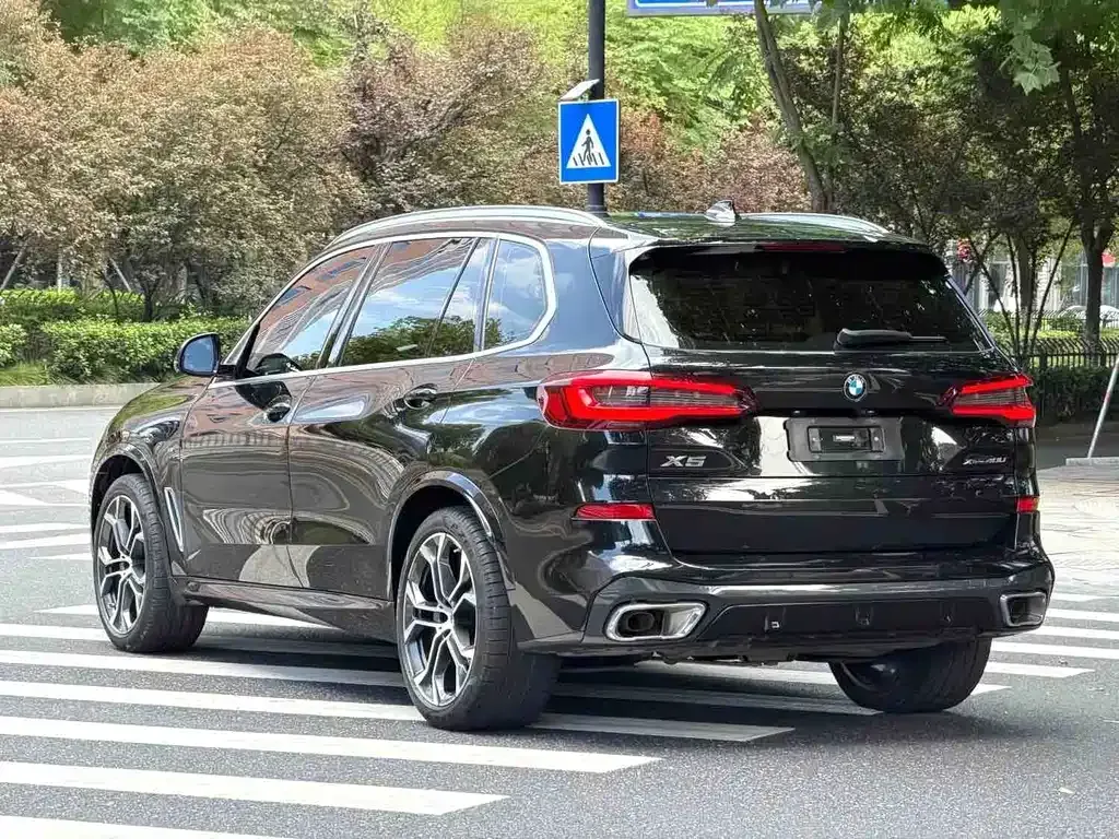 BMW X5 — фото 9