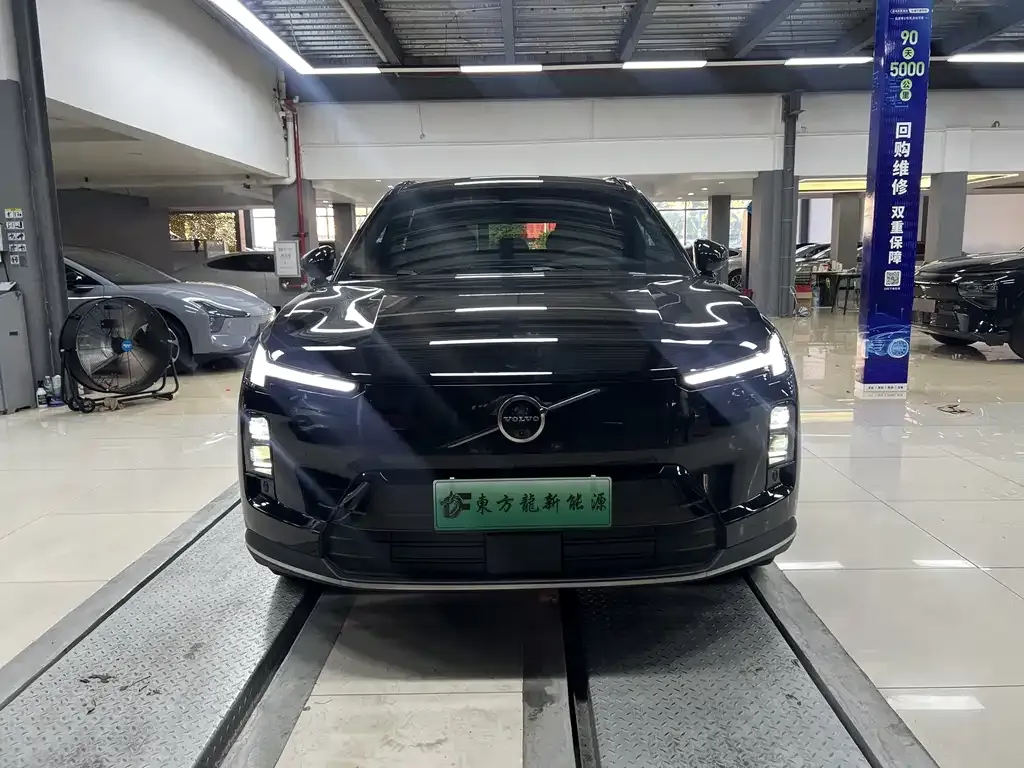 Volvo XC70 Plug-in Hybrid — фото 2