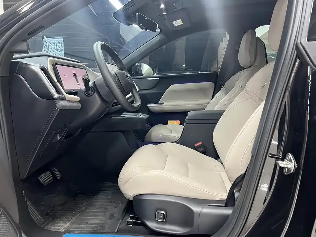 Volvo XC70 Plug-in Hybrid — фото 5