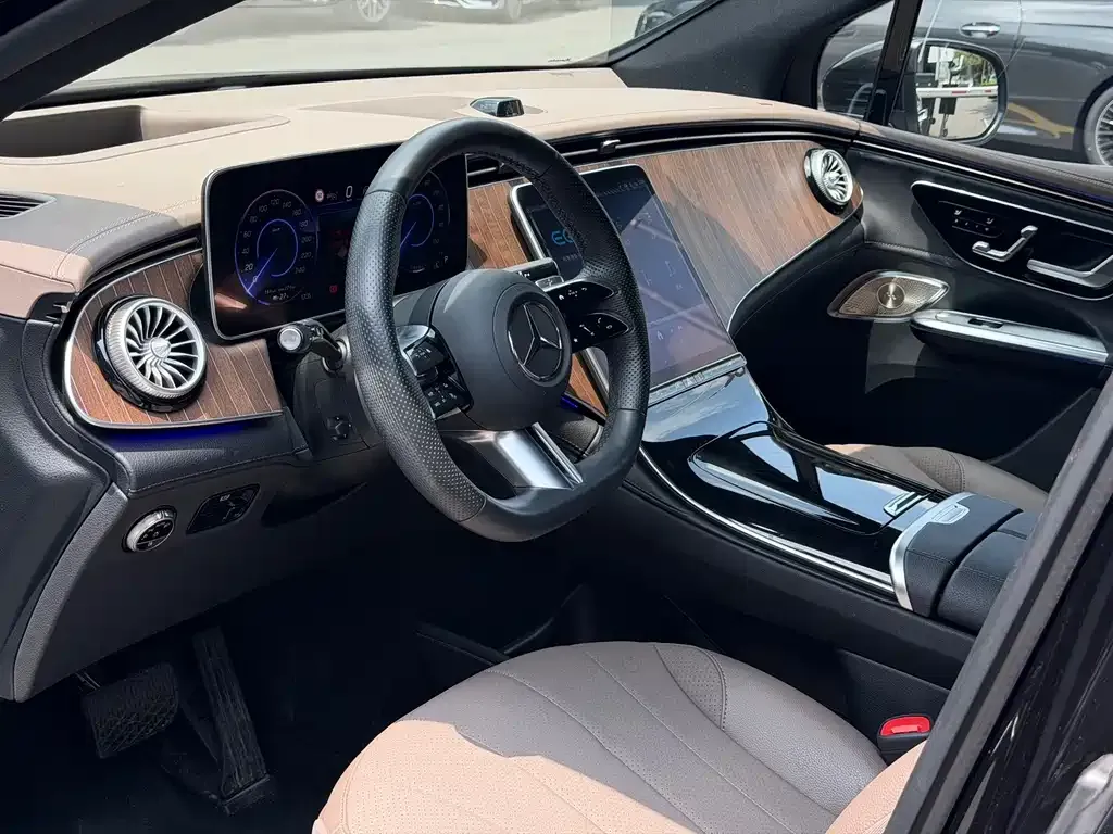 Mercedes-Benz EQE SUV — фото 2