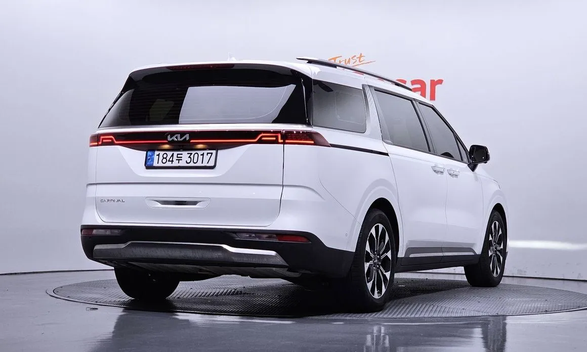 Kia Carnival — фото 3