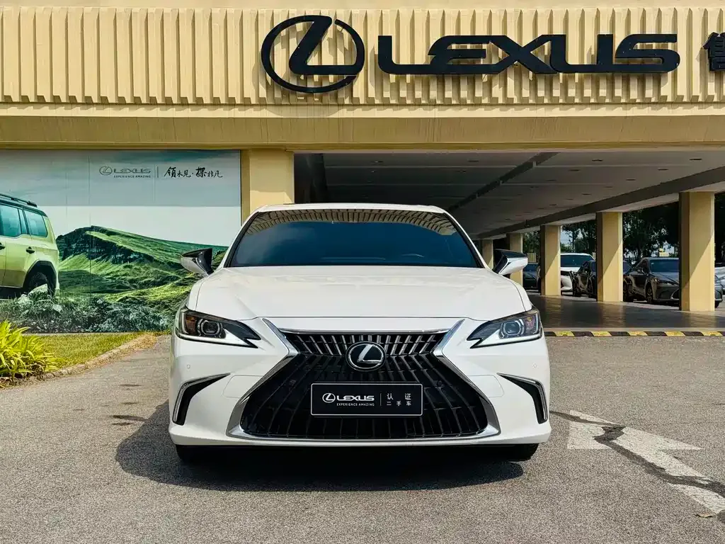 Lexus ES — фото 9