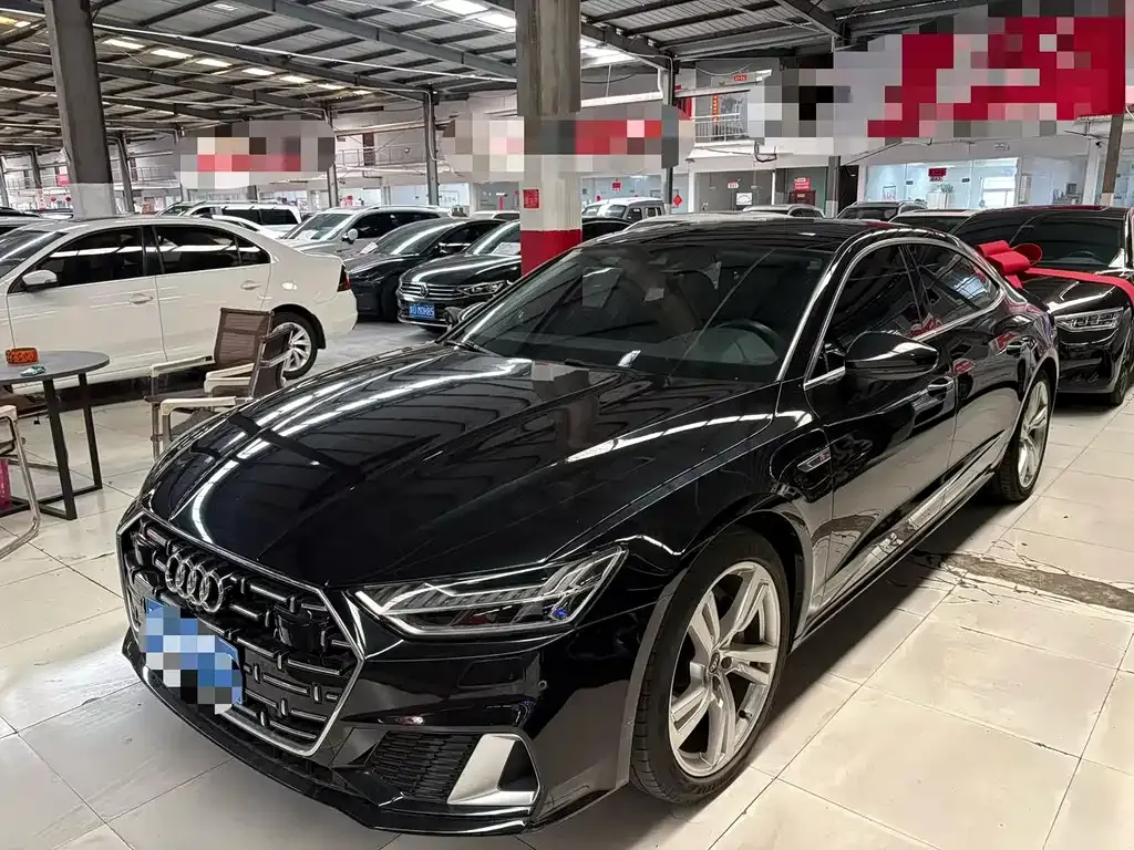 Audi A7L — фото 1