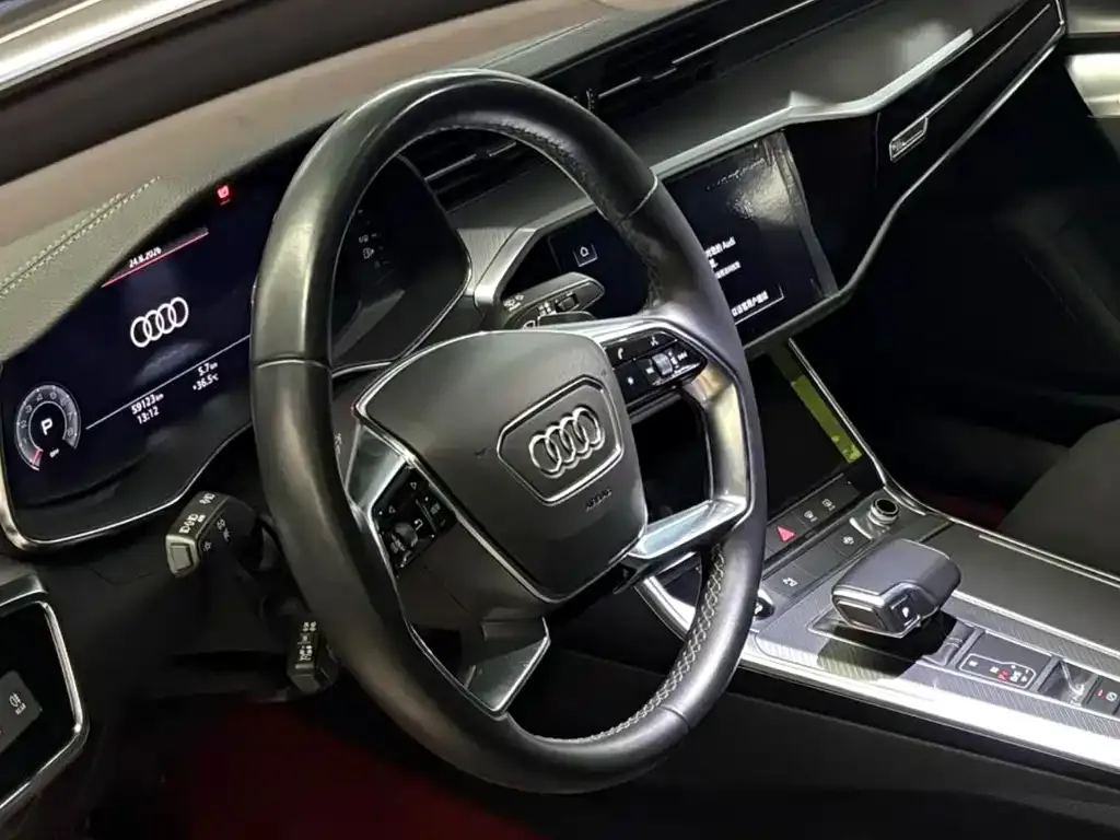 Audi A7L — фото 9