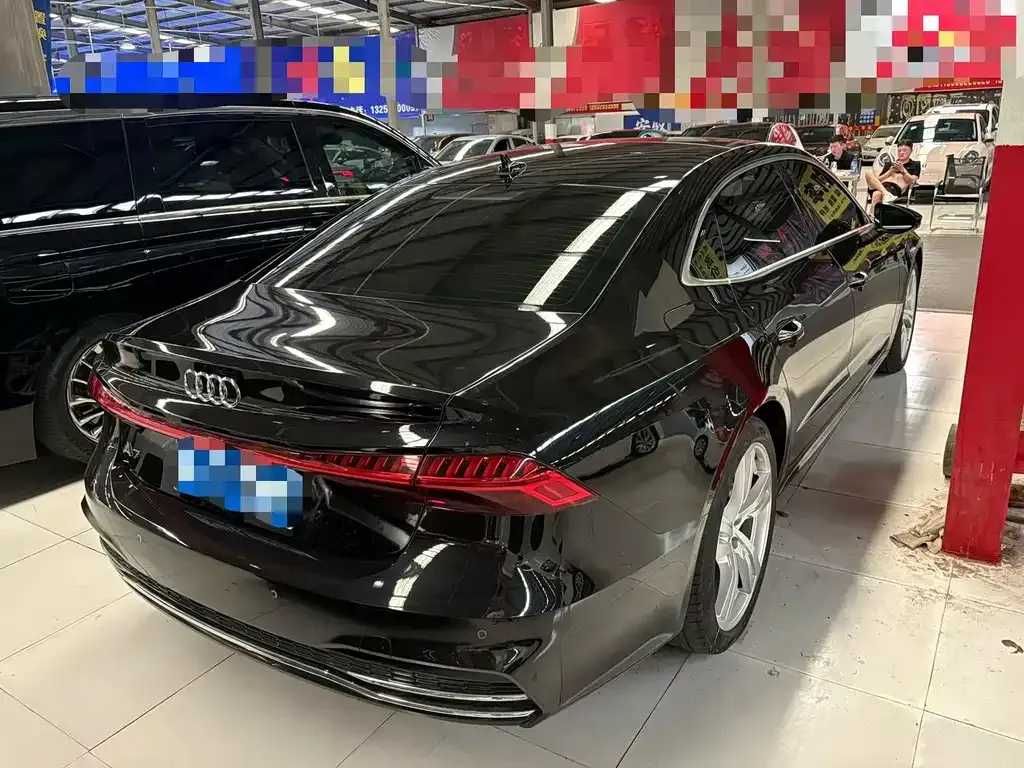 Audi A7L — фото 6