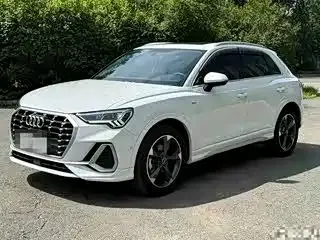 Audi Q3 — фото 1