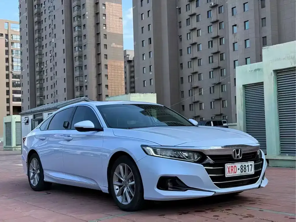 Honda Accord — фото 1