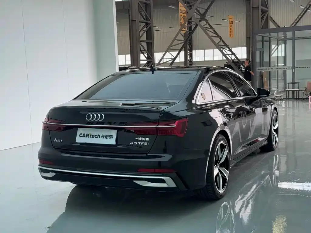 Audi A6L — фото 10