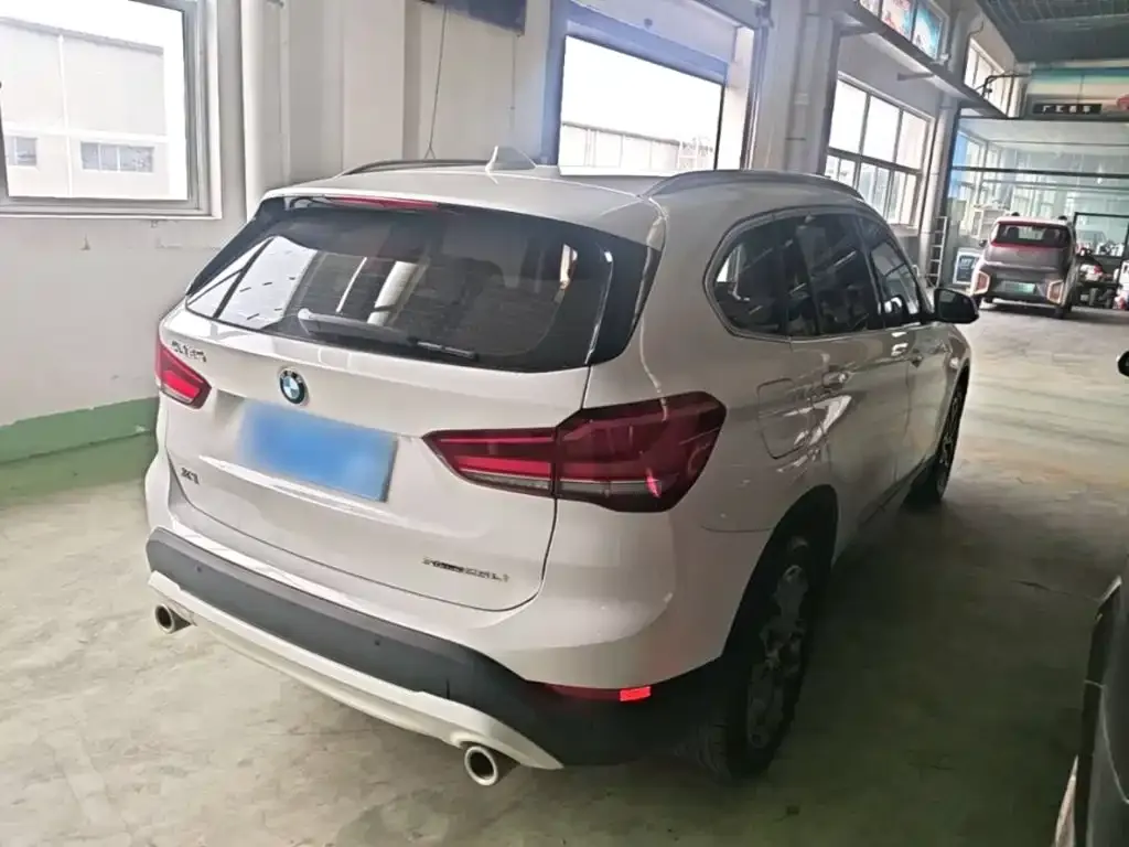 BMW X1 — фото 8