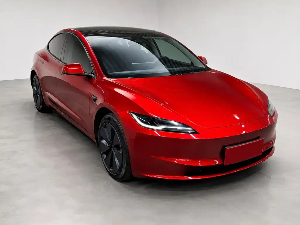 Tesla Model 3 — фото 1
