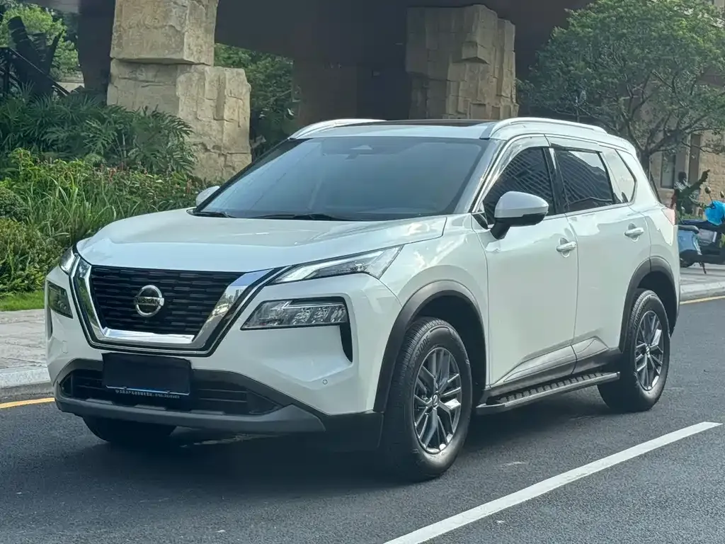 Nissan X-Trail — фото 1
