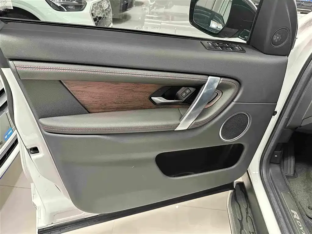 Land Rover Discovery Sport — фото 3