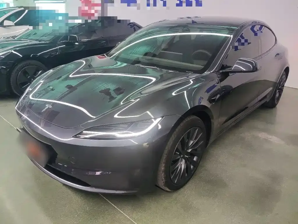 Tesla Model 3 — фото 1