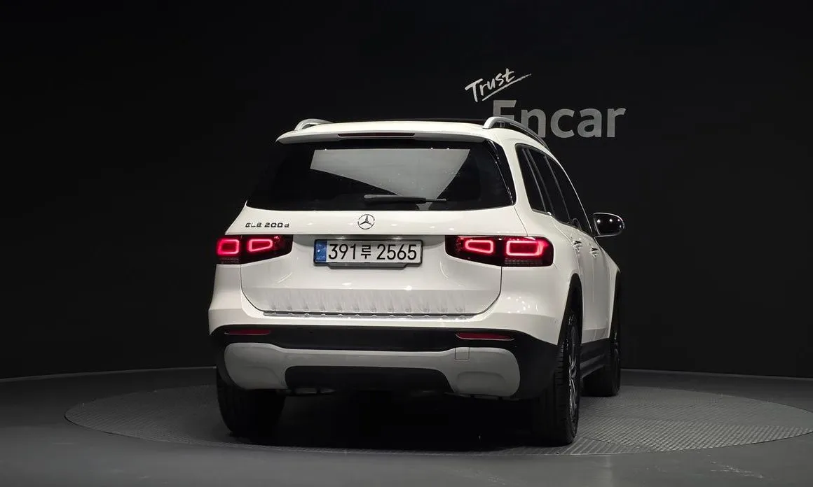 Mercedes-Benz GLB-Class — фото 3
