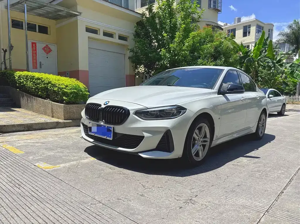 BMW 1 Series — фото 1