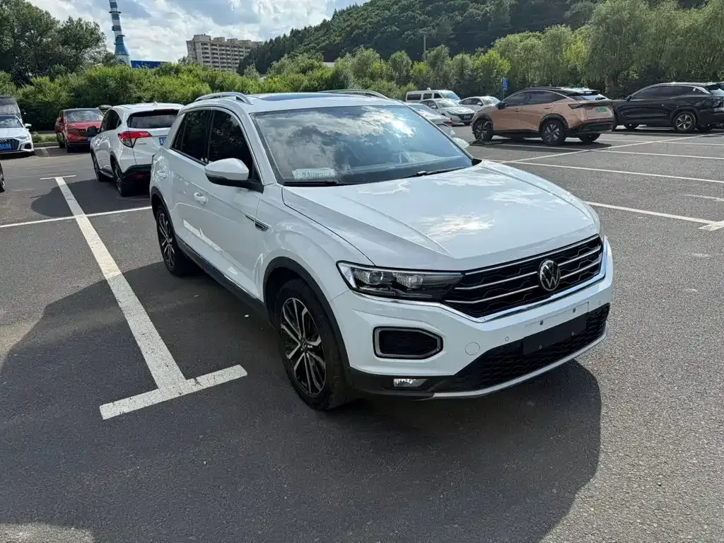 Volkswagen T-Roc — фото 5