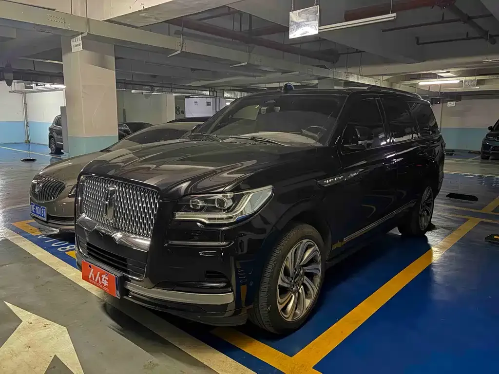 Lincoln Navigator — фото 1