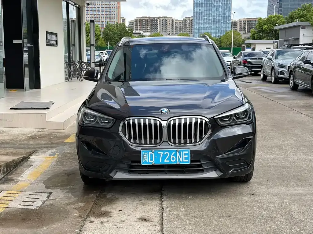 BMW X1 — фото 1