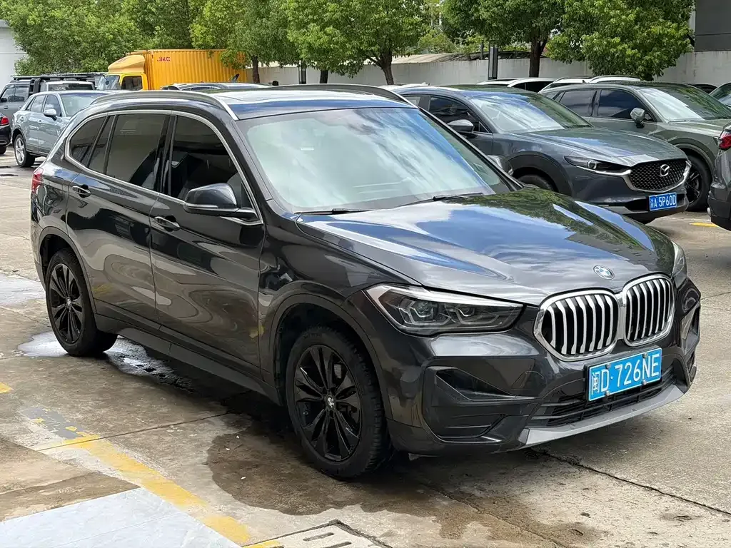BMW X1 — фото 9