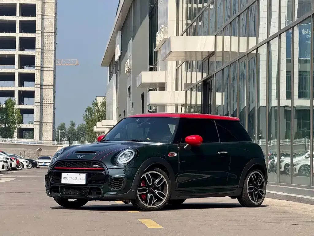 MINI JCW (John Cooper Works) — фото 1
