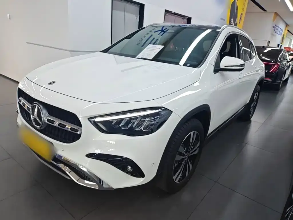 Mercedes-Benz GLA — фото 1