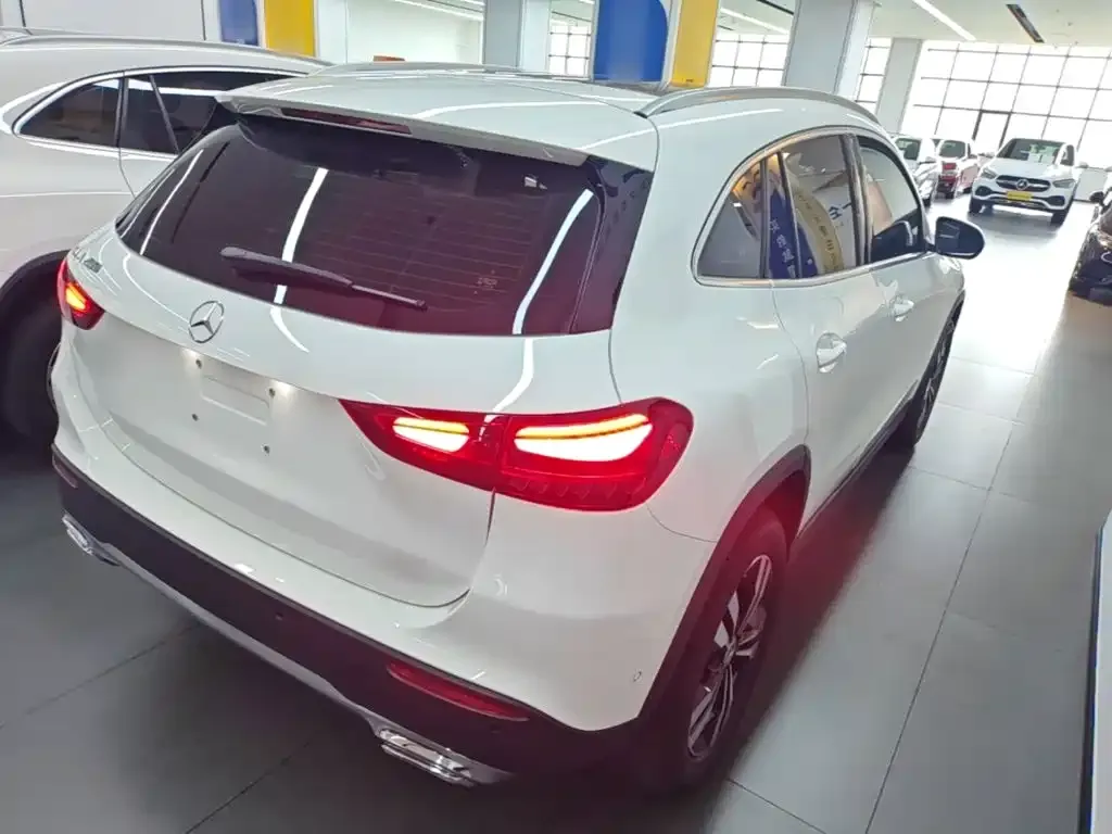 Mercedes-Benz GLA — фото 6