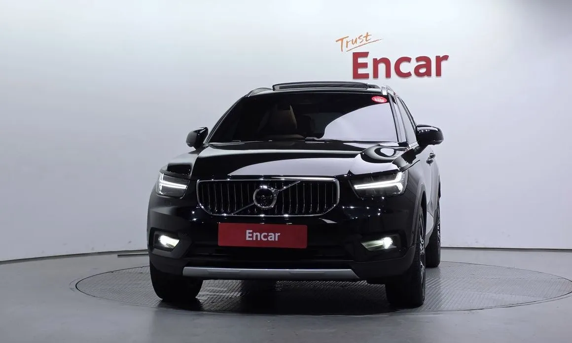 Volvo XC40 — фото 3