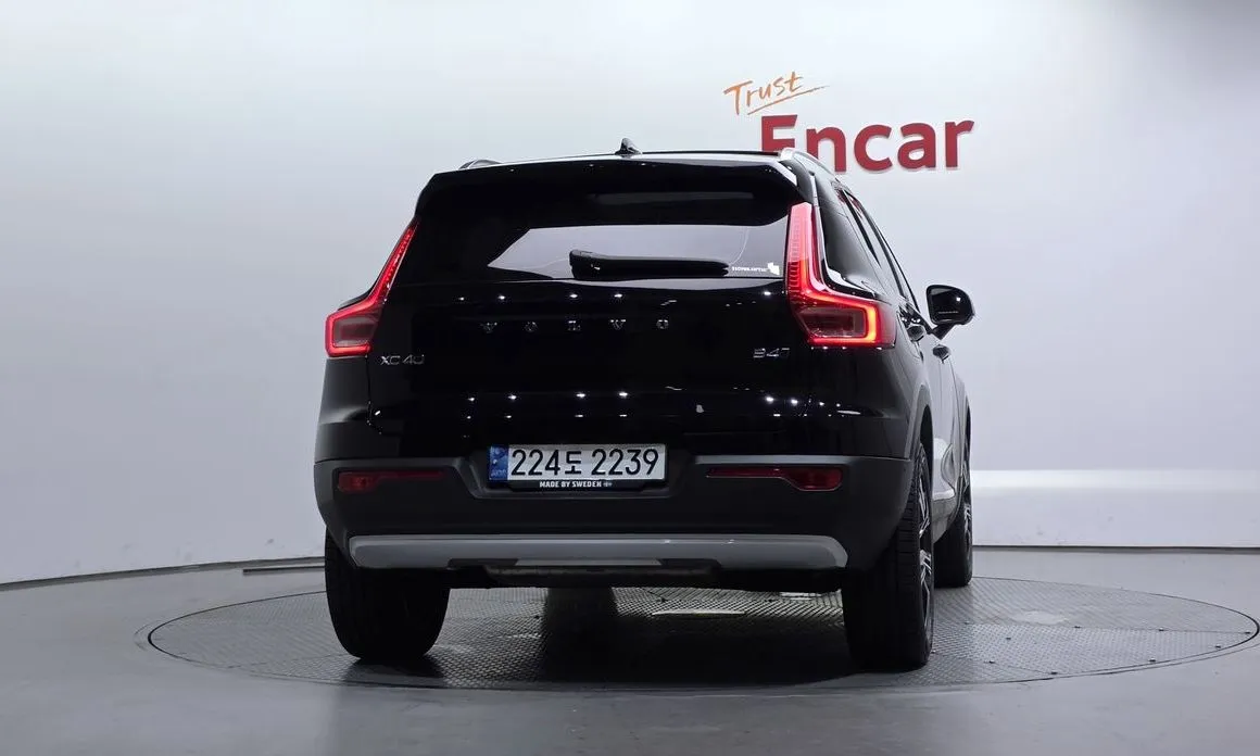 Volvo XC40 — фото 4