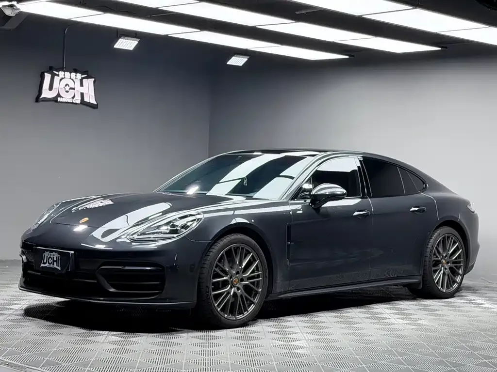 Porsche Panamera — фото 1