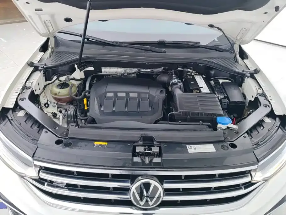 Volkswagen Tiguan L — фото 9