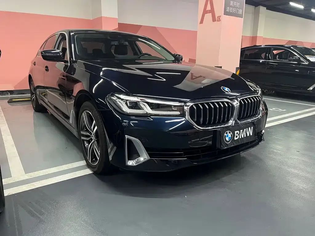 BMW 5 Series — фото 1