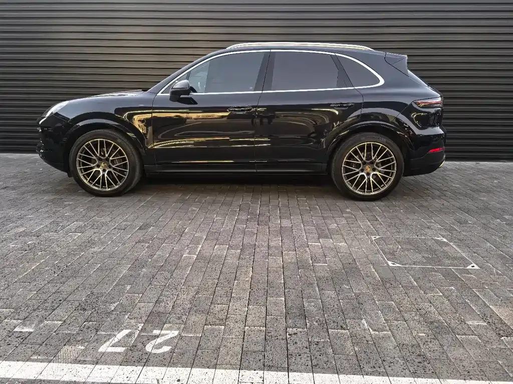 Porsche Cayenne — фото 10
