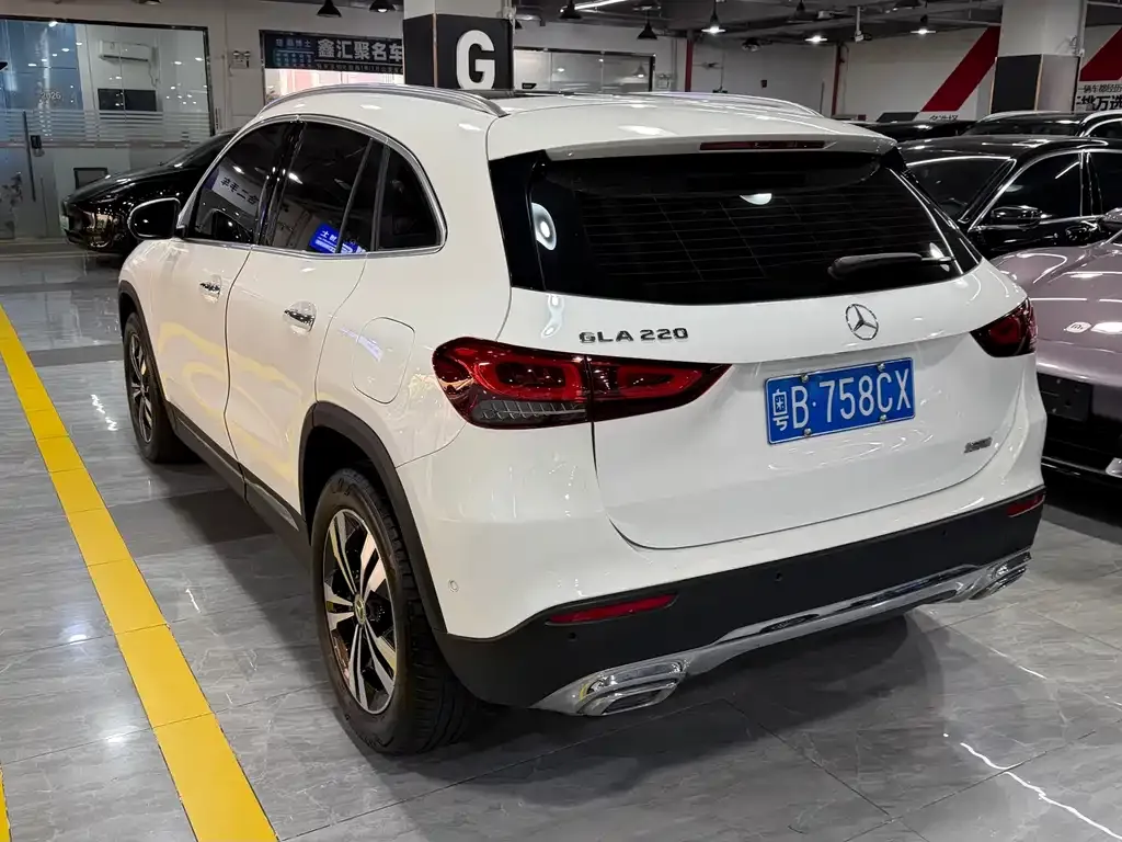 Mercedes-Benz GLA — фото 5